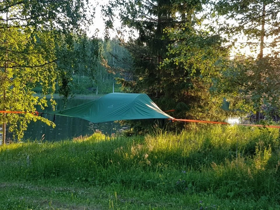 Tentsile Stingray puumajoite 3 hengen teltta Kinkamon pirtti